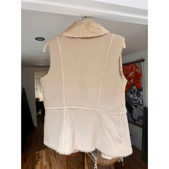 Dana Buchman Faux Shearling Vest, Petite 4 - Picture 4 of 6